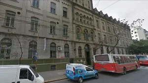 Accidente con heridos durante un experimento de química-colegio de Palermo