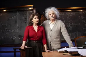 “Relatividad”: el lado oculto de Albert Einstein, contado desde la versatilidad y contundencia del actor Luis Machín