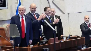 Donald Trump fue ovacionado en el Parlamento de Israel tras el acuerdo de paz en Gaza
