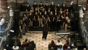 El coro rosarino El Revés de la Taba organiza su “Varietabingo” para reunir fondos y noviembre viajar a Mendoza