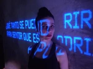 “El amor nos desgarrará”: una experiencia escénica inspirada los femicidios de los bosques de Alaska durante los años 70  