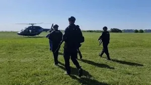 Encapuchados atacaron a balazos una embarcación policial en el río frente a Villa Constitución