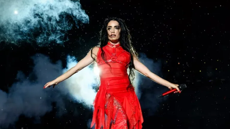 Locura total en Madrid: una famosa pareja bailó y cantó junto a Lali Espósito en su show despedida de España