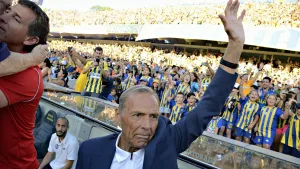 Miguel Ángel Russo en su último partido en el Gigante de Arroyito.
