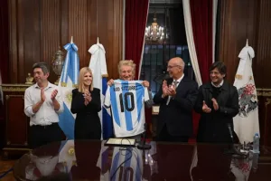 Rod Stewart, Huésped de Honor de Buenos Aires: “Es un placer estar en el país que le dio al mundo a Messi y a Maradona”