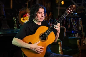 Luis Salinas ofrecerá un show íntimo junto a músicos invitados en Casa Brava