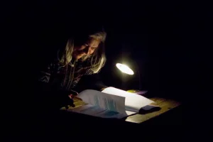 “Comando geronte”: adultos mayores ante el desafío de sostener y resignarse o patear el tablero y salir de contragolpe