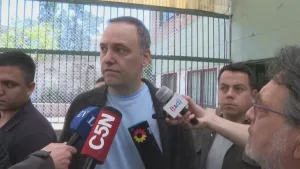 Adorni votó y dijo que no ve estas elecciones como un plebiscito a Milei