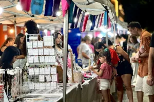 Noche de Peatonales: la economía social se luce en el corazón de la ciudad