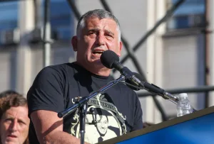 Desde Smata, Manrique advierte que una reforma laboral es sólo "para abaratar despidos"