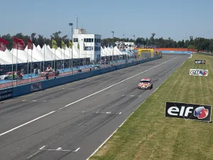 Turismo Nacional: sol, lluvia y velocidad en un sábado bien fierrero en Rosario