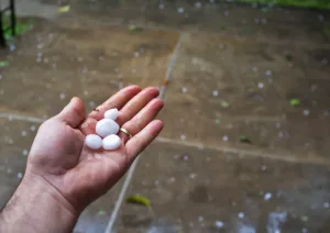 Se viene un frente frío que chocará con el veranito: cuándo llegan las lluvias fuertes con granizo y ráfagas