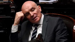 Espert contra las cuerdas: confirmaron la transferencia de 200 mil dólares de Fred Machado y 35 vuelos en su avión privado