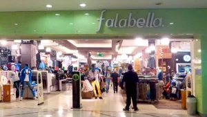 Falabella se había ido del país en 2021 y ahora volvió pero sin regresar