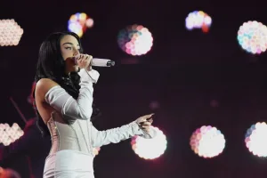 Un cumpleaños con todas las letras: Nicki Nicole, Baglietto y la Orquesta Sinfónica dieron un show inolvidable en el Monumento a la Bandera