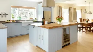 Adiós islas de cocina: la nueva tendencia que la reemplazará en 2026 y es más funcional