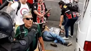 Otra vez la represión en el Congreso: la Policía de Bullrich le fracturó un brazo a un jubilado; "Está internado y lo tienen que operar"