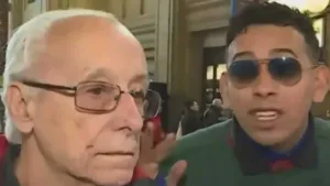Un joven libertario increpó a un jubilado tras las elecciones del domingo: "Tiene que laburar, don"