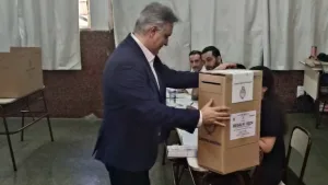 Llaryora afirma que si el gobierno no cambia, mañana la situación del país se va a agravar