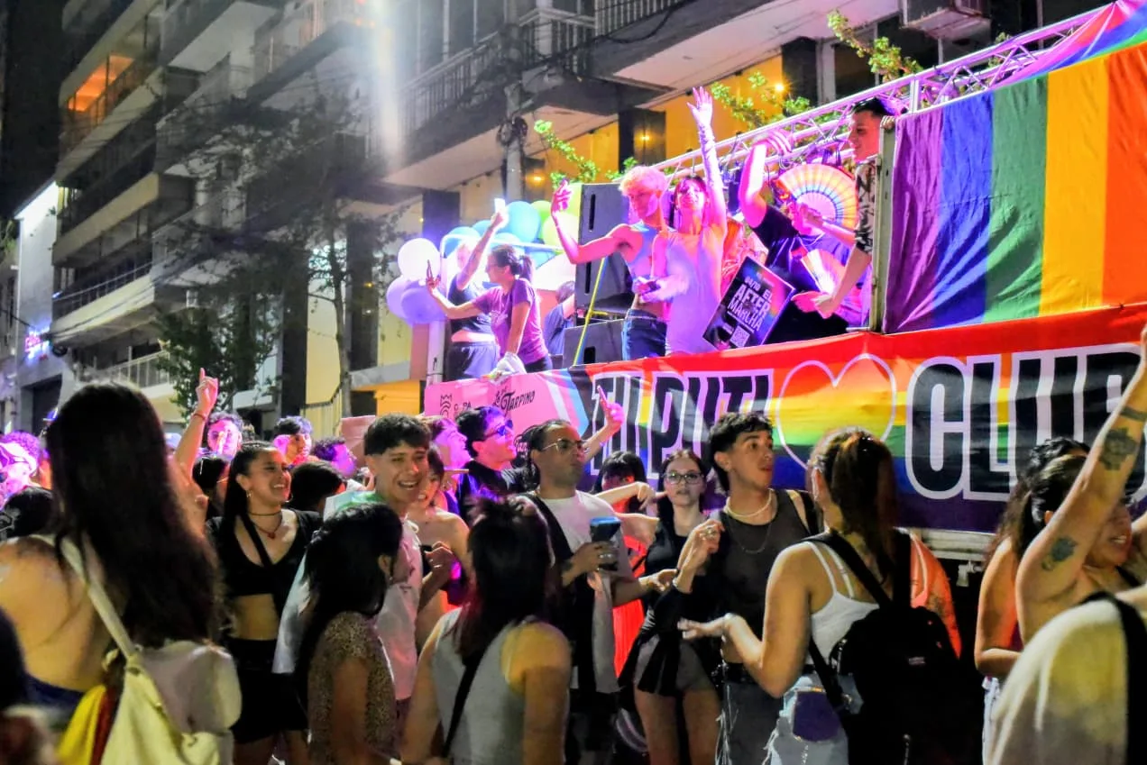 Colores, música y lucha: la Marcha del Orgullo recorrió Rosario