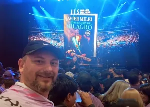 A funcionarios del Pami de Santa Fe les pagan como trabajados los dos días que faltaron para asistir al recital punk-libertario de Milei