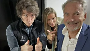 El empresario Martín Varsavsky junto a Milei