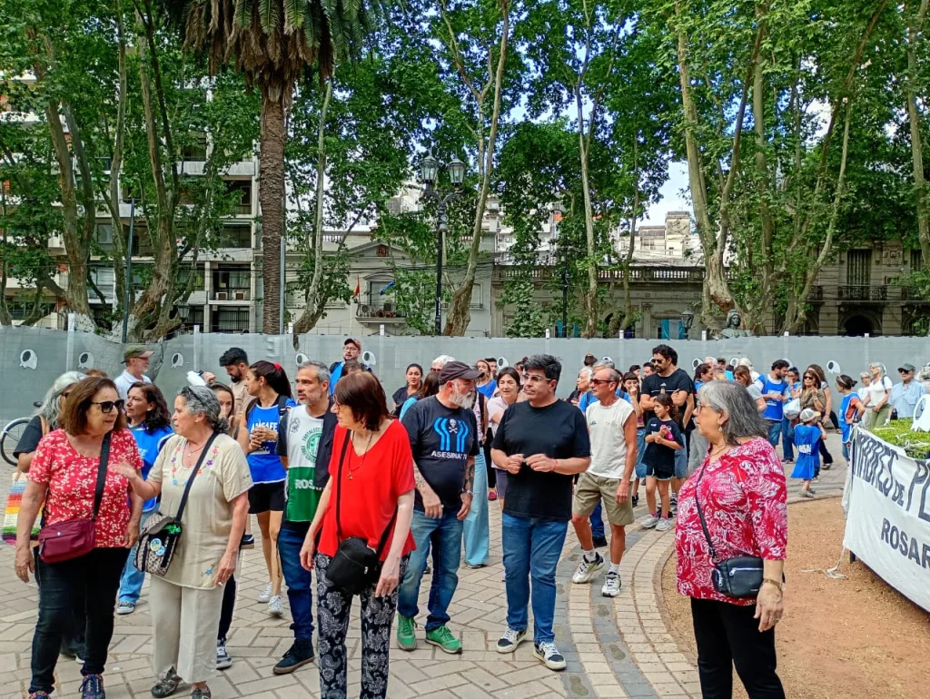 Organizaciones sindicales y de derechos humanos también repudiaron este jueves en la Ronda de las Madres la llegada del presidente a Rosario