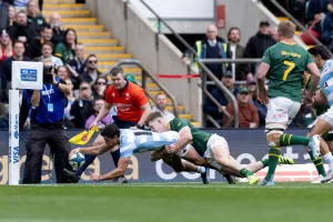 Los Pumas cayeron 29-27 en el último partido del Rugby Championship en Londres y los Springboks se coronaron campeones