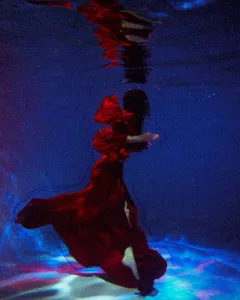 “P/ al pie de la letra”, una atractiva propuesta de danza y poesía en la que el cuerpo habita las palabras