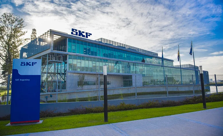 La multinacional sueca que fabrica los rodamientos SKF deja de producir en Argentina para importar desde Brasil y despide a 150 operarios