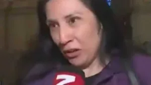 Una mujer dijo estar "contenta" con el triunfo de Milei en las elecciones del domingo, pero reveló que la mantiene su hija