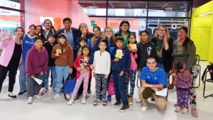 Se presentó Hojas de Ciudad, publicación elaborada en los encuentros literarios de los Centros Cuidar