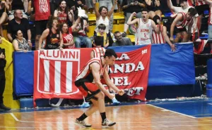 Proeza del Alazán: Alumni rescató un partido increíble y ascendió a la Superliga