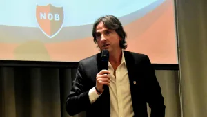 Julián González: “Nosotros proponemos la salida de Roberto Sensini”