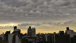Jueves con alerta amarilla por tormentas fuertes a partir de la tarde