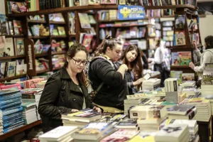 En el marco de sus 300 años, Rosario celebra este viernes, de 19 a 23, una nueva edición de La Noche de Librerías