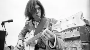 Nuevas versiones y el material oculto de “Tonight’s the Night”, en la reedición del retrato más crudo de Neil Young