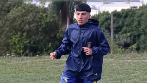 Tragedia en el fútbol: un jugador que había firmado con Vélez apareció ahogado en el río Paraná