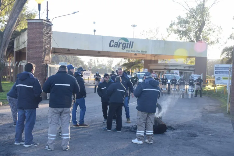 El gremio Aceitero y exportadores volvieron a reunirse: no hubo acuerdo y el conflicto entra en horas decisivas