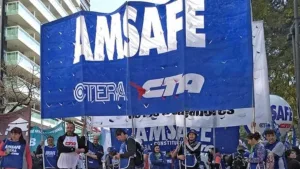 Amsafé advirtió que el anuncio del gobierno provincial "es insuficiente, desconoce la paritaria y no resuelve la pérdida salarial"