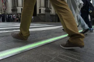 Córdoba y Corrientes pierde su atracción más plana: sacaron el semáforo del piso