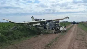 Hallaron cocaína en una avioneta que había realizado un aterrizaje forzoso en un campo de Arequito