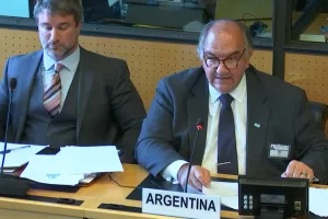 Funcionario argentino niega la cifra de 30.000 desaparecidos ante la ONU