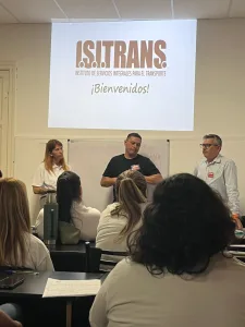 Se abren rutas para las mujeres: se recibieron las primeras camioneras