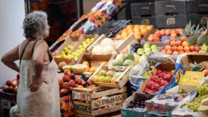 Canasta básica: en octubre, una familia tipo necesitó más de $1.210.000 para no ser pobre