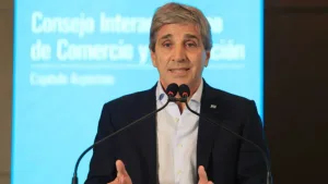 Caputo se reúne con empresarios de la UIA con la reforma laboral en el horizonte