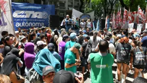 La CGT dice que “no está de acuerdo" con la reforma laboral, pero negocia con Santiago Caputo