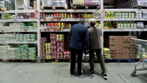 El consumo no repunta: en septiembre se registraron fuertes caídas de las ventas en mayoristas y supermercados