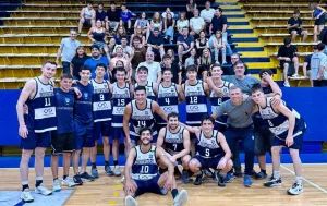 Universitario le ganó nuevamente a Central y se metió en el cuadrangular final de la B