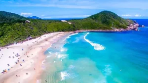 Praia do Rosa: los precios del verano de este refugio que enamora a los argentinos